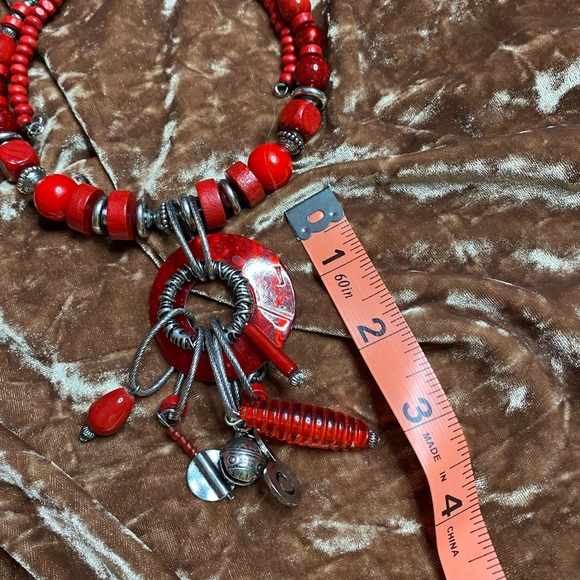 Red beaded choker necklace - Picture 5 of 5